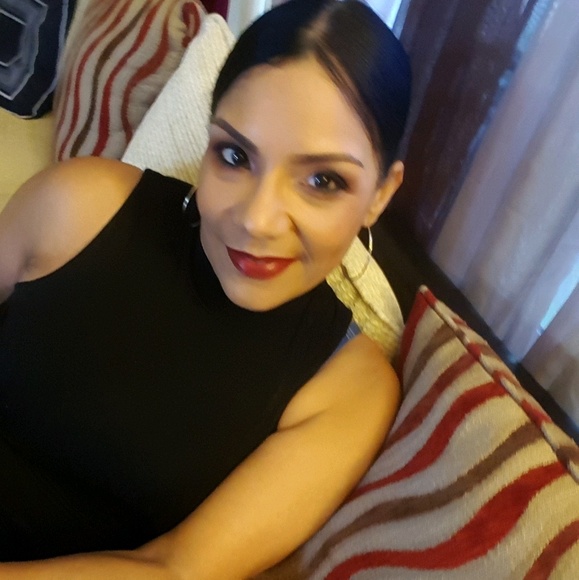 Meet your Posher, Mayra - Picture 1 of 1